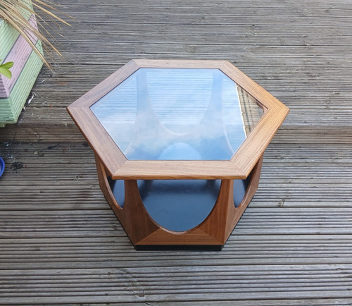 Mid century plan hexagonal - g-plan,